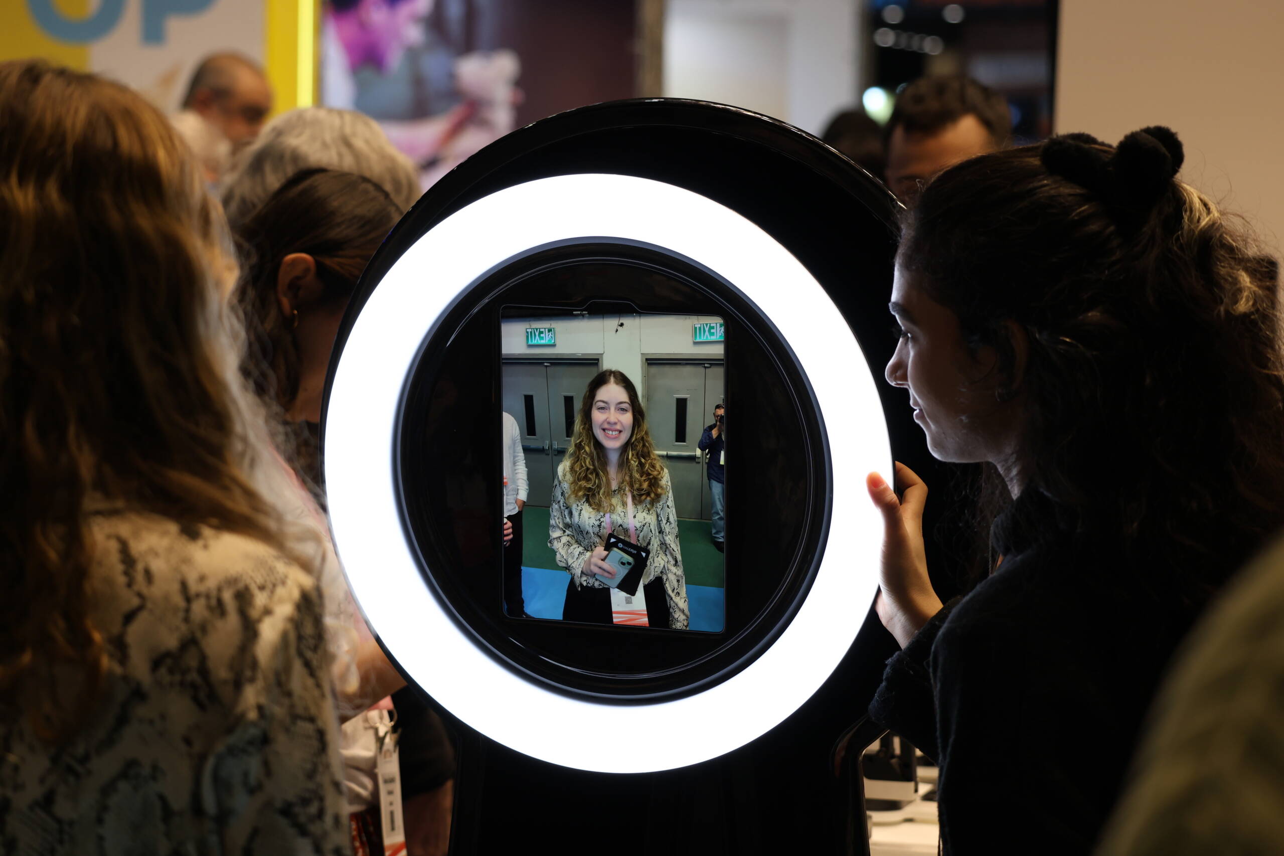 Why Attraction-Grabbing Stations Win at Tech Events